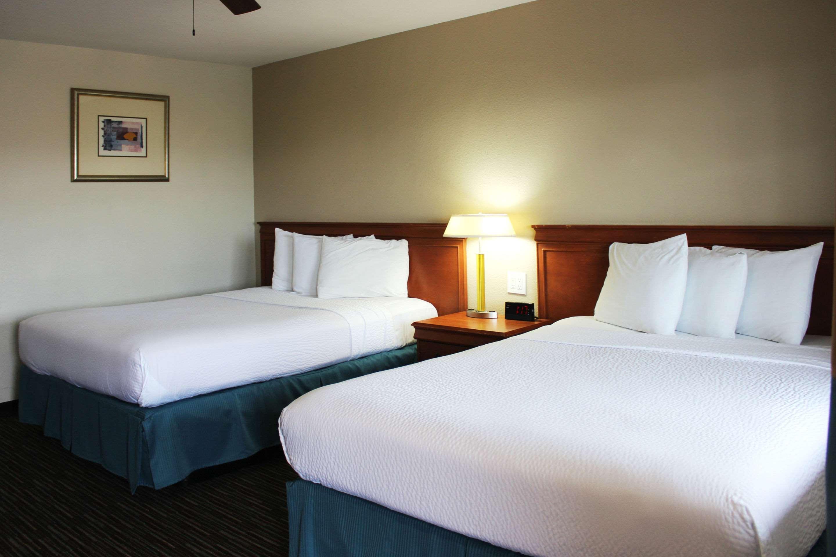 Rodeway Near University-gateway To Yosemite Motel Merced