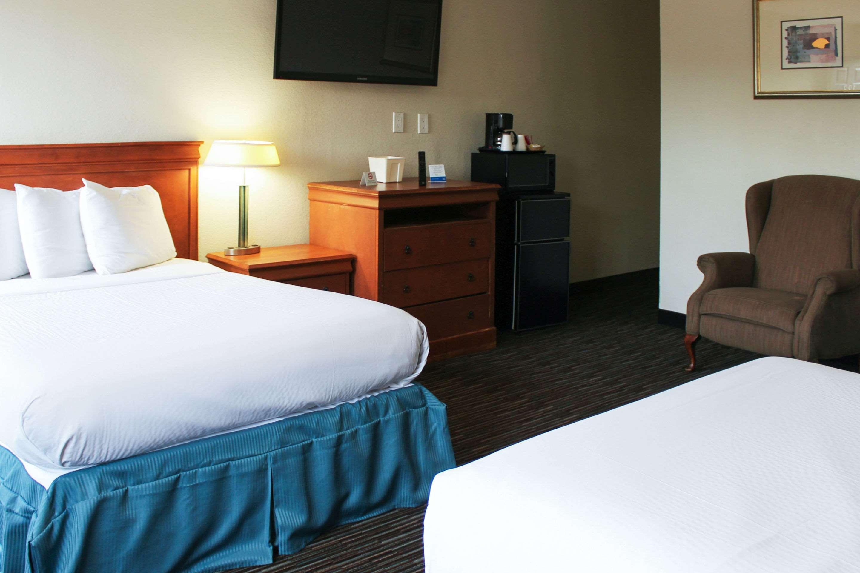 Rodeway Near University-gateway To Yosemite Motel 2*