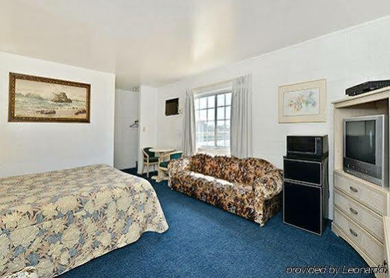 Rodeway Near University-gateway To Yosemite Motel 2*