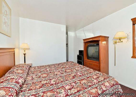 Motel Rodeway Near University-gateway To Yosemite